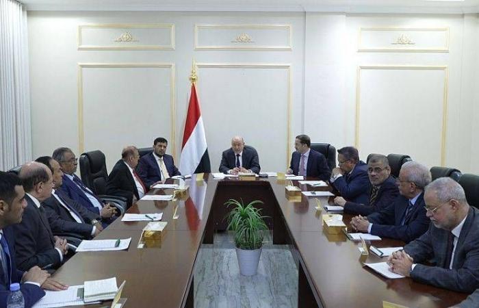 العليمي:
      استجابة
      تحالف
      دعم
      الشرعية
      تفضي
      إلى
      استعادة
      الأمن
      وصون
      السلم
      الأهلي