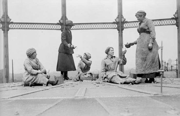 وقت الشاي.. ما القصة وراء هذا الطقس البريطاني الأصيل؟