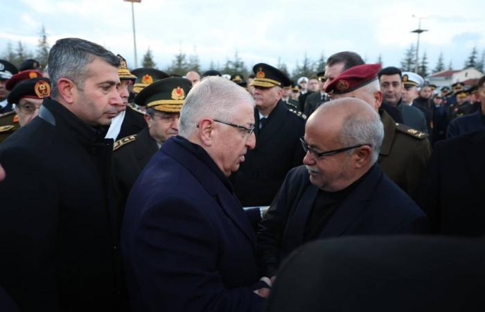 تركيا
      تودّع
      ضحايا
      طائرة
      الحدّاد
      بمراسم
      عسكرية...
      وطرابلس
      تقيم
      تأبيناً
      رسمياً