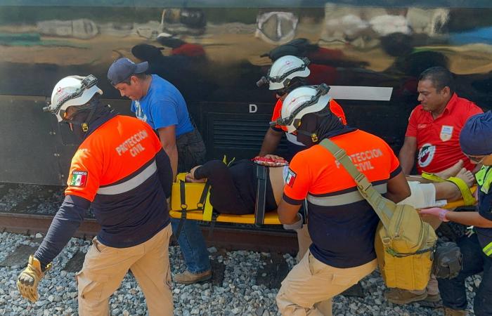 مقتل
      13
      شخصاً
      على
      الأقل
      وإصابة
      98
      آخرين
      بحادث
      قطار
      في
      جنوب
      المكسيك