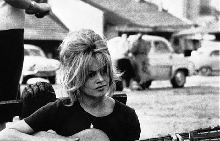 French
      legendary
      actress
      Brigitte
      Bardot
      dies
      at
      91