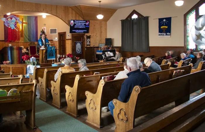 Empty
      pews:
      Rural
      Manitoba
      churches
      struggle
      to
      find
      ministers