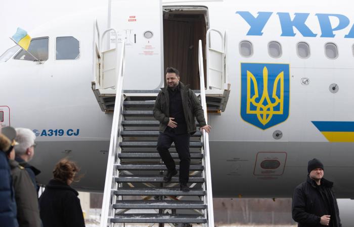 زيلينسكي
      يأمل
      في
      إقناع
      ترمب
      بخطّته
      الجديدة
      للسلام