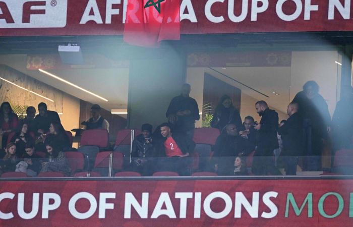 حكيمي:
      الانتقادات
      مؤلمة
      للاعبين...
      ومبابي
      يُحب
      المغرب