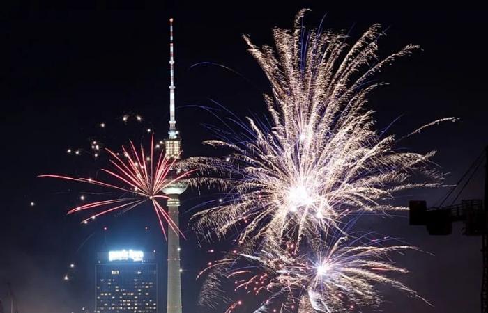 Starting
      the
      year
      with
      a
      bang:
      Germany's
      New
      Year's
      fireworks
      and
      tradition
      turning
      to
      trauma