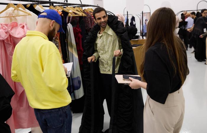 «التلي
      الأسيوطي»
      من
      صعيد
      مصر
      إلى
      «السجادة
      الحمراء»