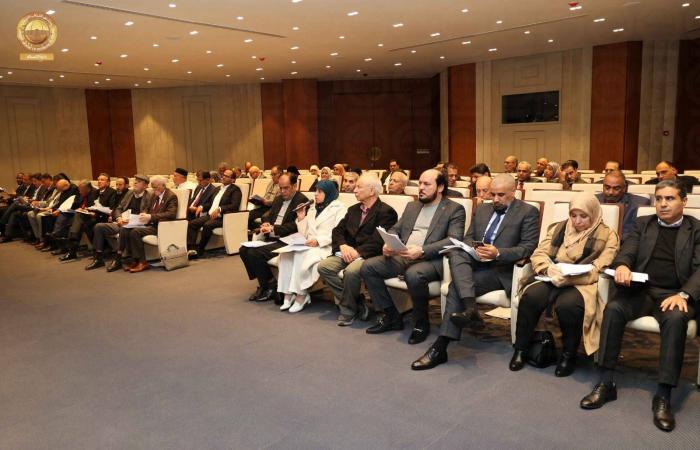 «شلل
      ليلي»
      مستمر
      في
      طرابلس
      على
      وقع
      الاحتجاجات...
      و«الوحدة»
      تغض
      الطرف