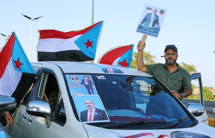 «التحالف»
      يطلب
      إخلاء
      ميناء
      المكلا
      اليمني
      استعداد
      لتنفيذ
      عملية
      عسكرية