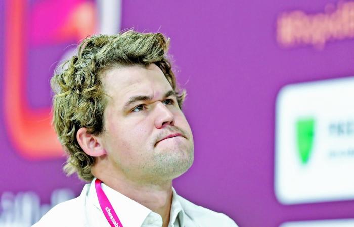 النرويجي كارلسن يتوج بكأس العالم للشطرنج السريع