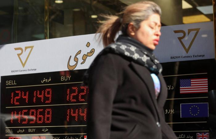 أوجلان
      يشيد
      بـ
      «اتفاق
      10
      مارس»