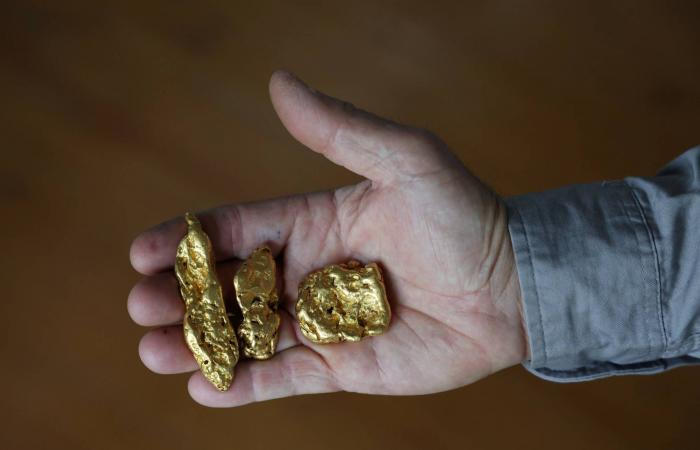 «المواني»
      السعودية
      توقع
      عقداً
      لتخزين
      وتصدير
      المواد
      الكيميائية