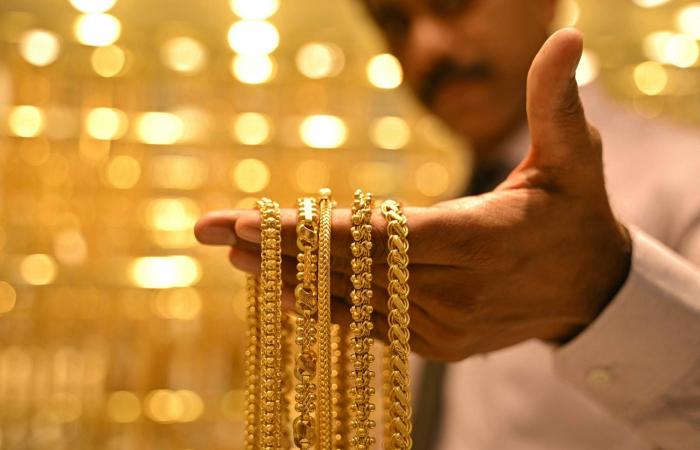 «المواني»
      السعودية
      توقع
      عقداً
      لتخزين
      وتصدير
      المواد
      الكيميائية