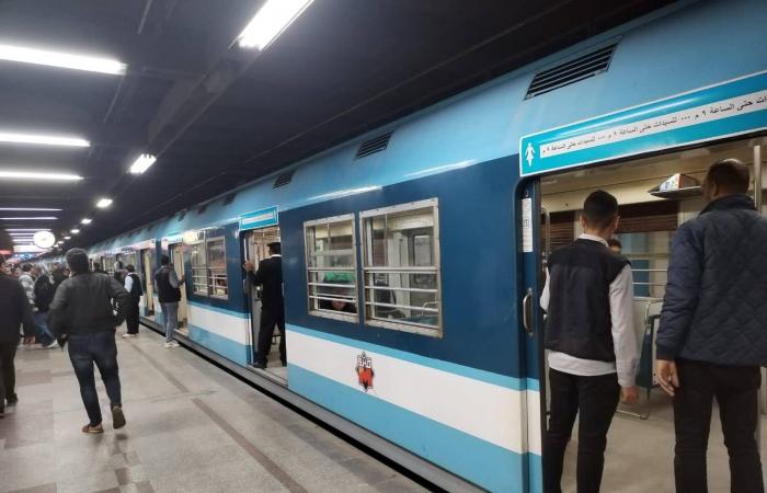 «أزمة
      الفَكّة»
      تؤرق
      مسؤولي
      المترو
      بمصر...
      وسط
      رفض
      لرفع
      الأسعار