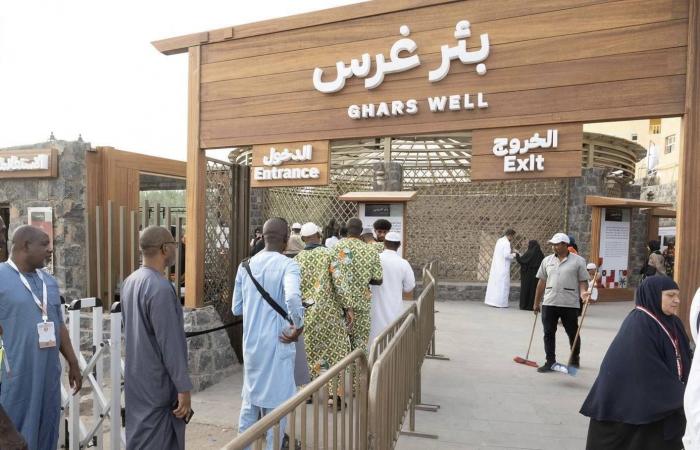 6.7
      مليون
      زائر
      في
      نصف
      عام...
      المدينة
      المنورة
      تتصدر
      المشهد
      السياحي