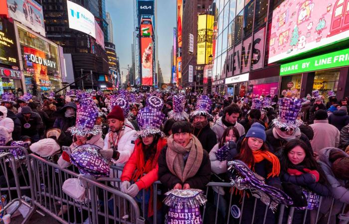 العالم
      يستقبل
      2026
      بالألعاب
      النارية
      وأمنيات
      بعام
      جديد
      سعيد