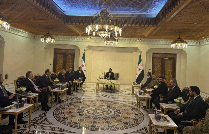 تركيا:
      اعتقال
      125
      شخصاً
      يشتبه
      بانتمائهم
      لـ«داعش»
      في
      25
      محافظة