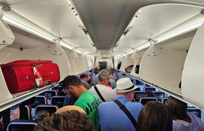 من صيحات طائشة إلى تصرفات غير لائقة.. إليك قائمة بأسوأ المسافرين المشاغبين للعام 2025