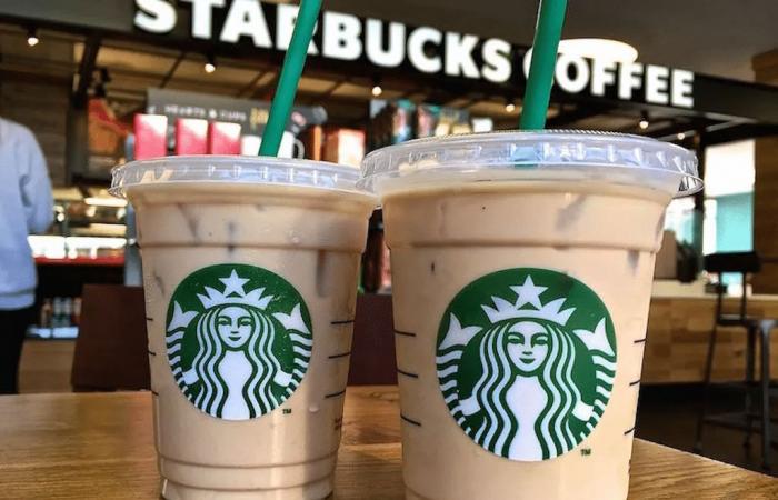 ستاربكس تغلق 400 فرع في أمريكا ضمن خطة بقيمة مليار دولار