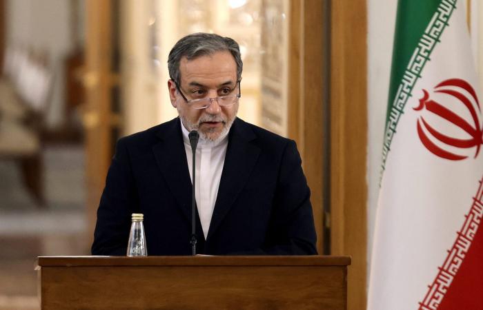 وزير خارجية إيران يرد على تهديدات ترامب بضرب بلاده مجددا