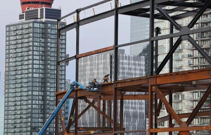 'We're
      stepping
      into
      a
      whole
      new
      era':
      Excitement
      builds
      as
      construction
      on
      Calgary's
      new
      arena
      nears
      halfway
      point