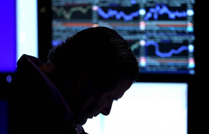 «وول
      ستريت»
      تختتم
      2025
      بثلاثية
      مكاسب
      تاريخية
      وتترقب
      تحديات
      2026