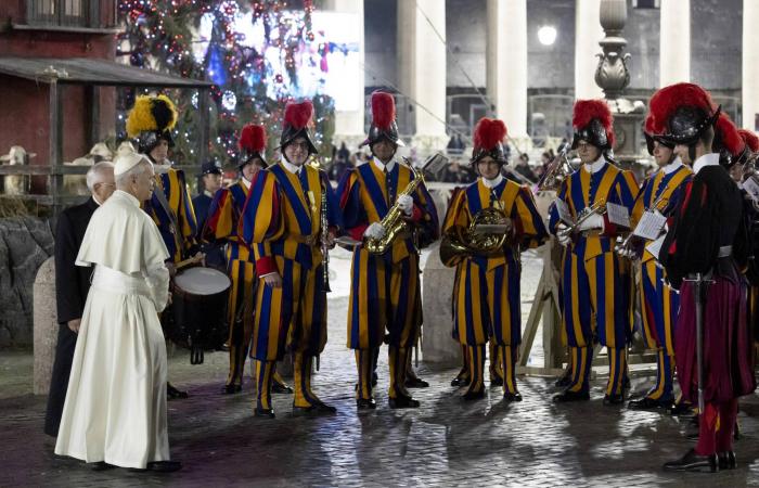 في
      قداس
      رأس
      السنة...
      بابا
      الفاتيكان
      يدعو
      روما
      لاستقبال
      الأجانب
      والأطفال