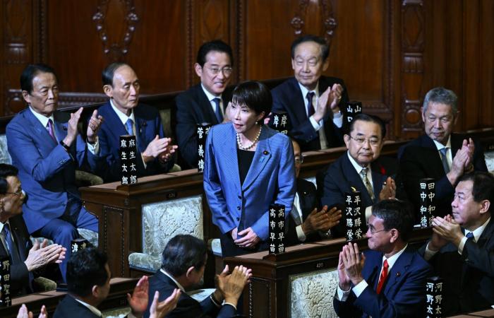 اليابان: حملة تطالب بزيادة دورات المياه النسائية في البرلمان.. ما موقف أول رئيسة وزراء؟