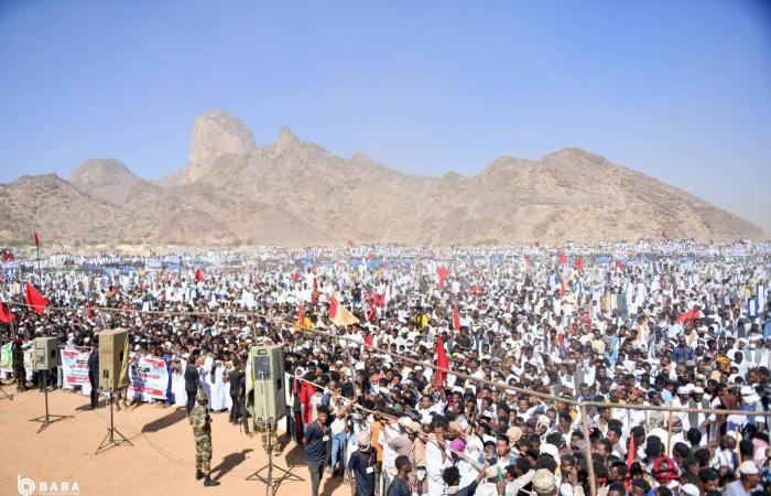 شرق
      السودان...
      خمس
      حركات
      مسلحة
      تختار
      الحياد