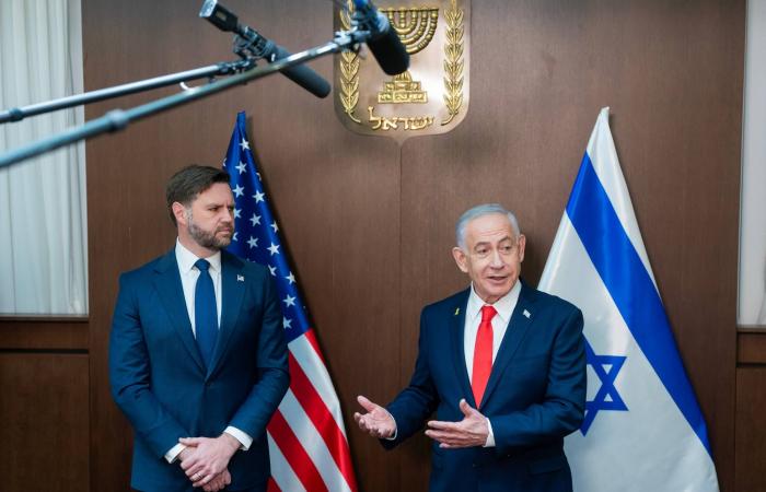 «دعم
      إسرائيل»
      يُفجّر
      صراعاً
      آيديولوجياً
      في
      قاعدة
      «ماغا»