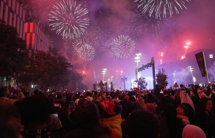 درب لوسيل يستقبل أكثر من 250 ألف زائر لمشاهدة أضخم عرض ألعاب نارية في قطر