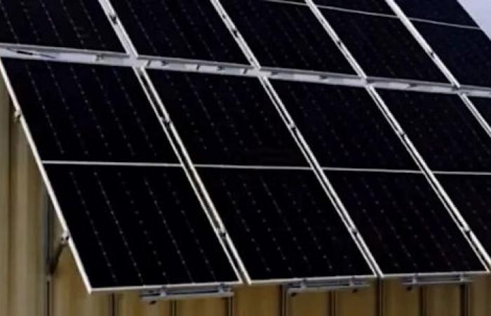 Low
      water
      levels
      delay
      plan
      to
      bring
      cell
      service
      to
      popular
      hunting
      area
      near
      Fort
      Providence