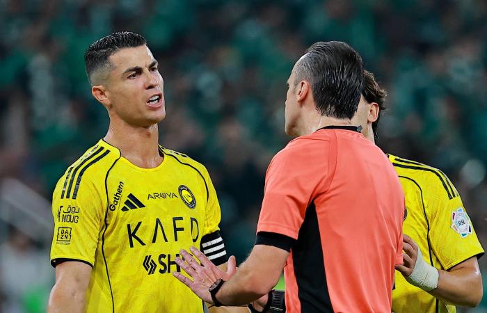 ثلاثية
      أهلاوية
      تهز
      الصدارة
      النصراوية...
      و«الحمراء»
      تشوه
      القمة