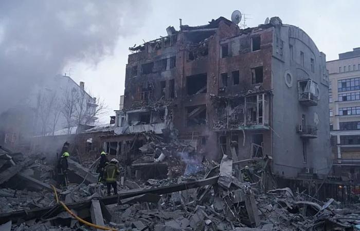 Zelenskyy
      names
      Ukraine's
      military
      intelligence
      chief
      Kyrylo
      Budanov
      as
      new
      top
      aide