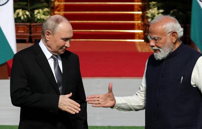 زعيم
      كوريا
      الشمالية
      يزور
      «صوبة
      زجاجية»
      على
      الحدود
      مع
      الصين