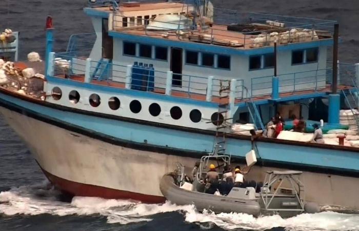 «التحالف»:
      البحرية
      السعودية
      تكمل
      انتشارها
      في
      بحر
      العرب
      لمكافحة
      التهريب