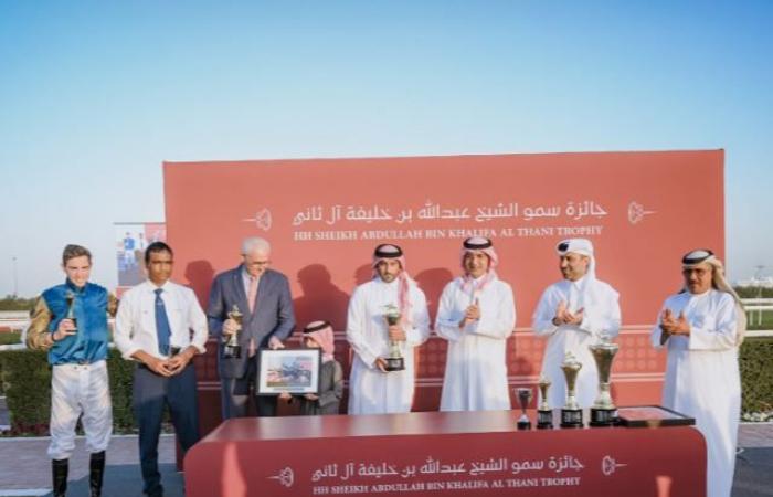 توج سمو الشيخ عبدالله بن خليفة آل ثاني الفائزين بكأس سموه من الفئة الثانية للخيل العربية الأصيلة