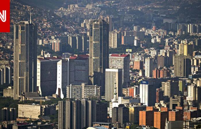 متابعة: انفجارات تهز عاصمة فنزويلا كاراكاس يشهدها فريق CNN