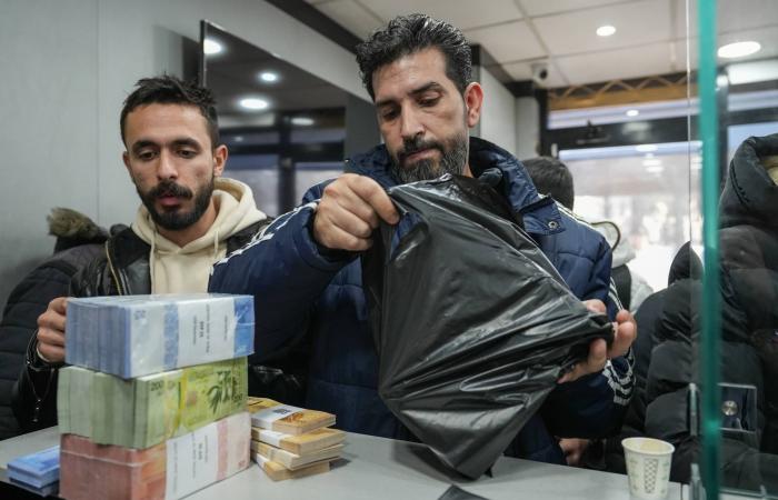 استئناف
      المحادثات
      بين
      إسرائيل
      وسوريا
      في
      باريس
      بوساطة
      أمريكية