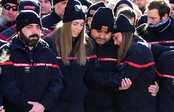 Hundreds
      march
      in
      silence
      to
      honour
      Swiss
      Alps
      bar
      fire
      victims