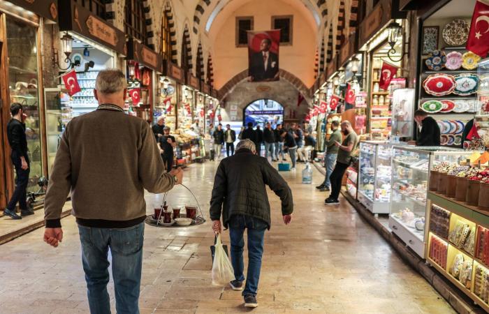 شركات
      روسية
      وصينية
      تبحث
      عن
      حقوقها
      في
      نفط
      فنزويلا
      بعد
      اعتقال
      مادورو