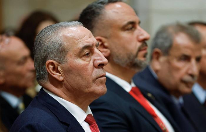 إصابة
      3
      جنود
      سوريين
      في
      قصف
      ﻟ«قسد»
      على
      حاجز
      للشرطة
      شرق
      حلب