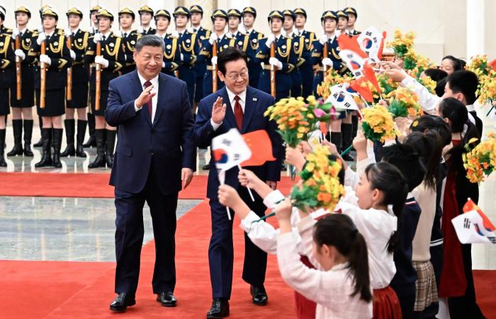 زلزال
      بقوة
      6.2
      درجات
      يضرب
      قبالة
      سواحل
      غرب
      اليابان