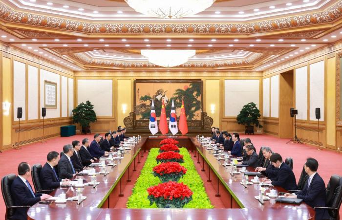 زلزال
      بقوة
      6.2
      درجات
      يضرب
      قبالة
      سواحل
      غرب
      اليابان