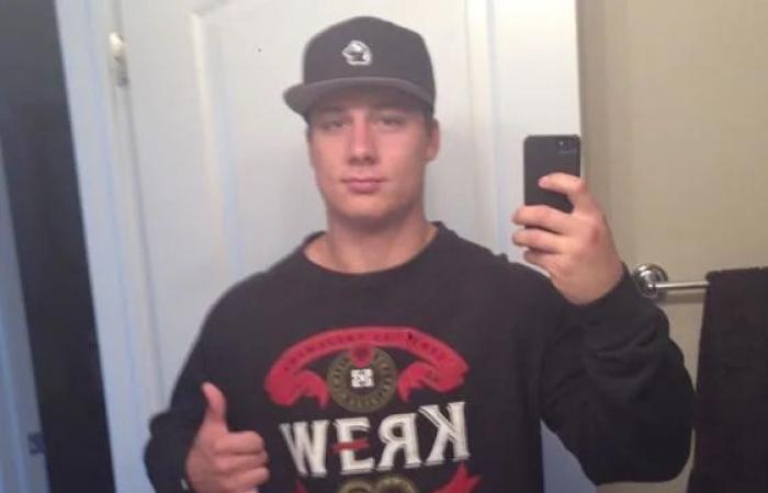 Men
      await
      sentencing
      for
      stabbing
      after
      neither
      was
      proven
      to
      be
      holding
      knife