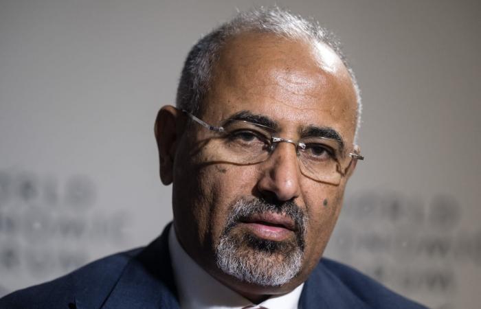 سفير السعودية في اليمن يوضح ما ناقشه مع وفد المجلس الانتقالي الجنوبي و"توجيه عيدروس الزبيدي الذي أساء للقضية الجنوبية"