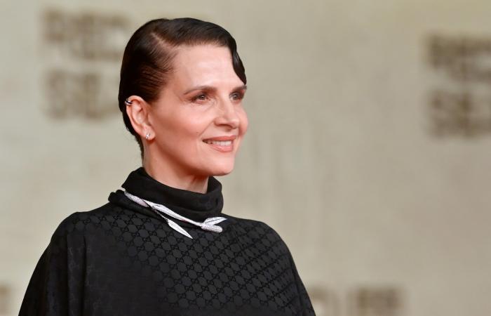 الموضوع ليس بسيطًا.. هذا ما يفعله المكياج بنفسيّة المرأة