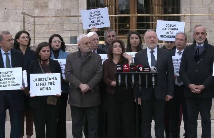 تركيا
      ترحب
      بالعملية
      العسكرية
      السورية
      ضد
      القوات
      الكردية
      في
      حلب