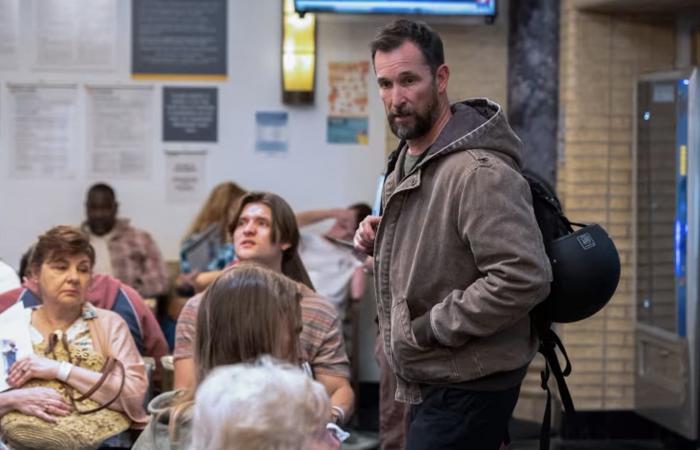 توتر في قسم الطورائ وخطوط جديدة.. هكذا بدت أولى حلقات الموسم الـ2 من "The Pitt"