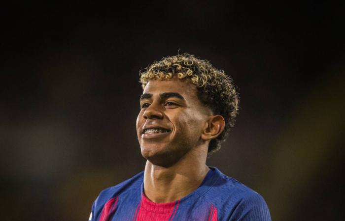 السعودية:
      ذهب
      السوبر
      يشعل
      «كلاسيكو
      الأرض»
      بين
      الريال
      والبرشا