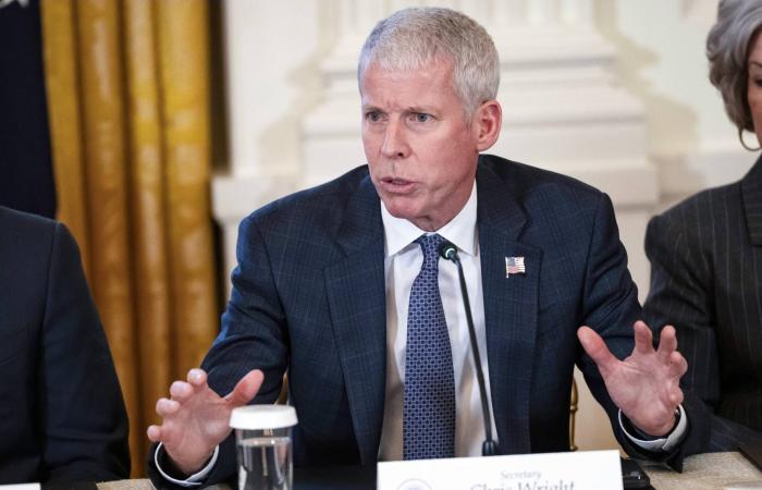 ترمب
      يدعو
      لوضع
      حد
      أقصى
      للفائدة
      على
      بطاقات
      الائتمان
      عند
      10
      %